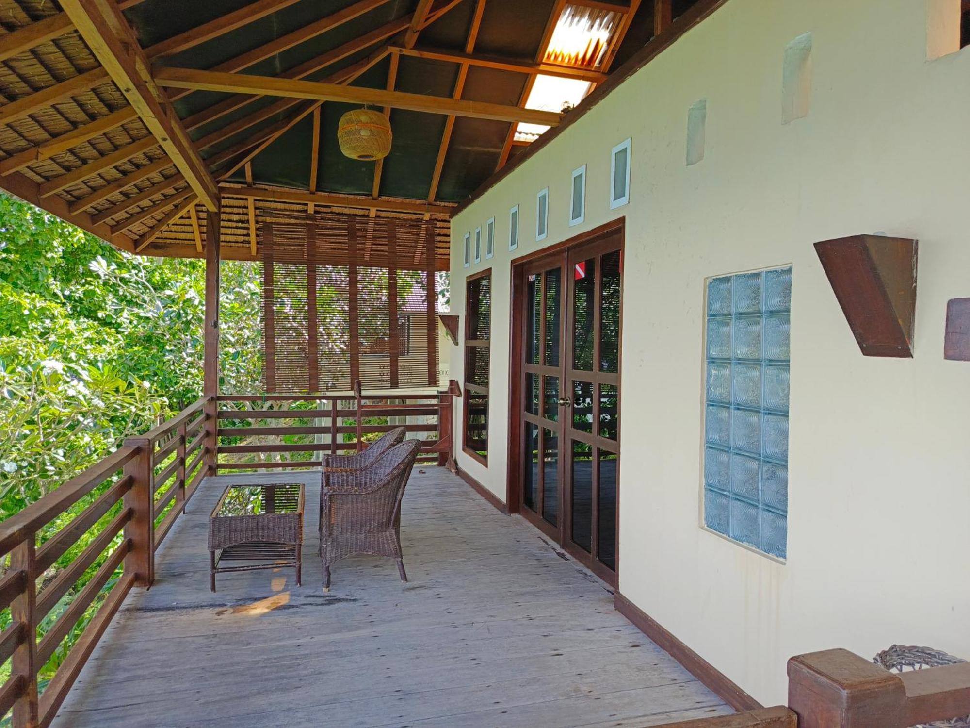 Prince John Dive Resort Donggala Eksteriør billede